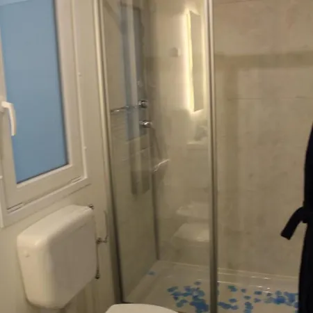 Casa Di Caccia 2*